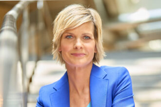 ella anouk hahlweg